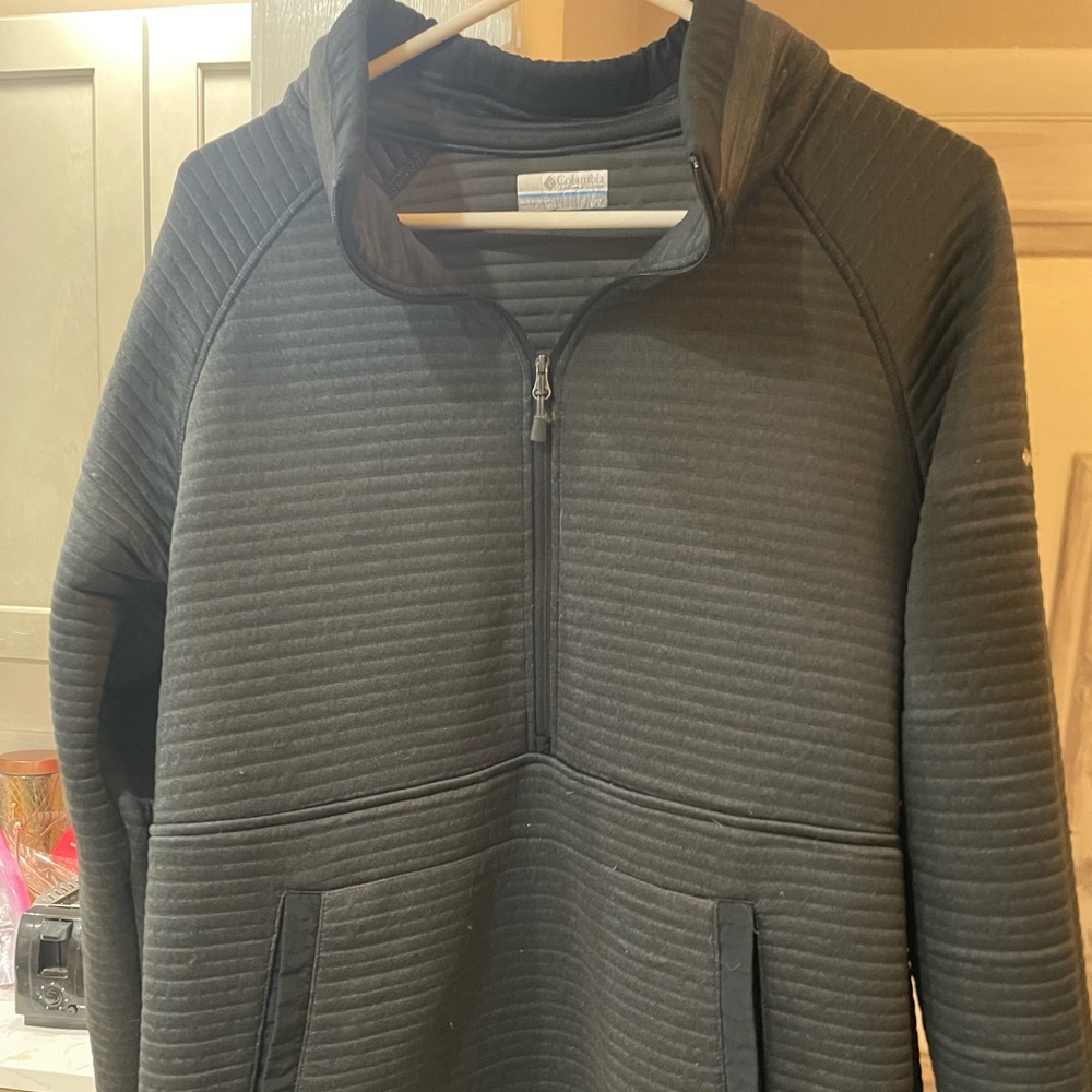 Lightly Used Columbia Men’s Jacket Gray Large